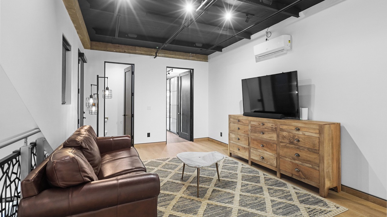 Photo of Livingroom in Eastside