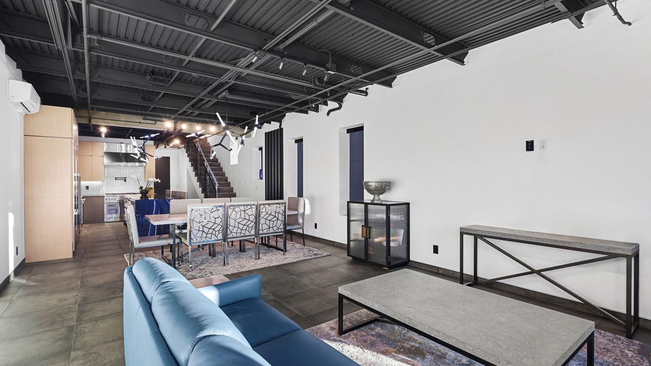 Photo of Livingroom in Eastside