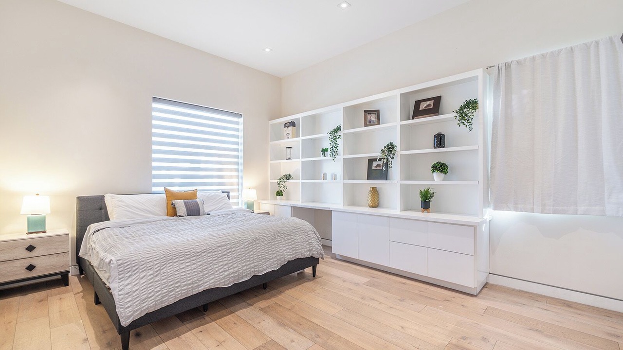 Photo of Bedroom in Greater Wilshire - Hancock Park
