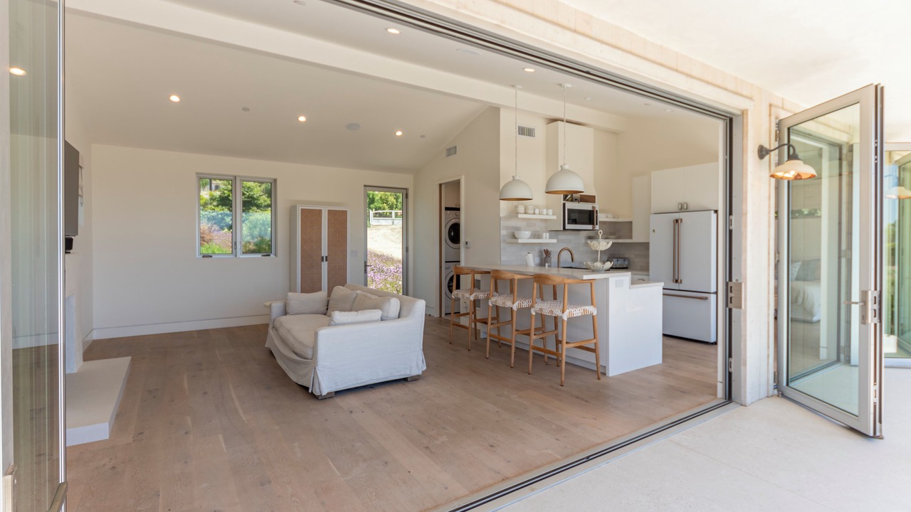 Photo of Livingroom in Western Malibu