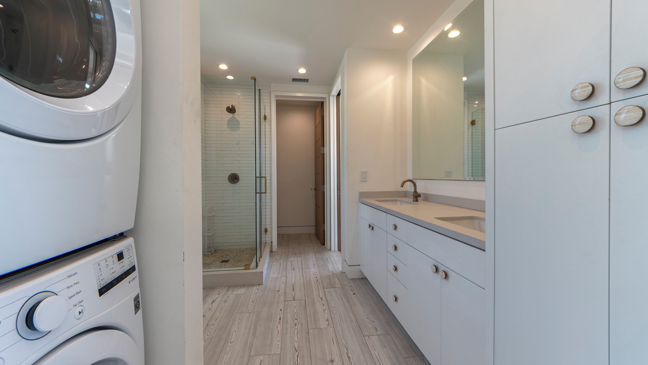 Photo of Bathroom in Western Malibu