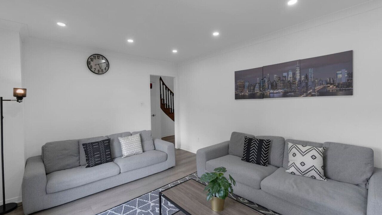 Photo of Livingroom in Erin Mills