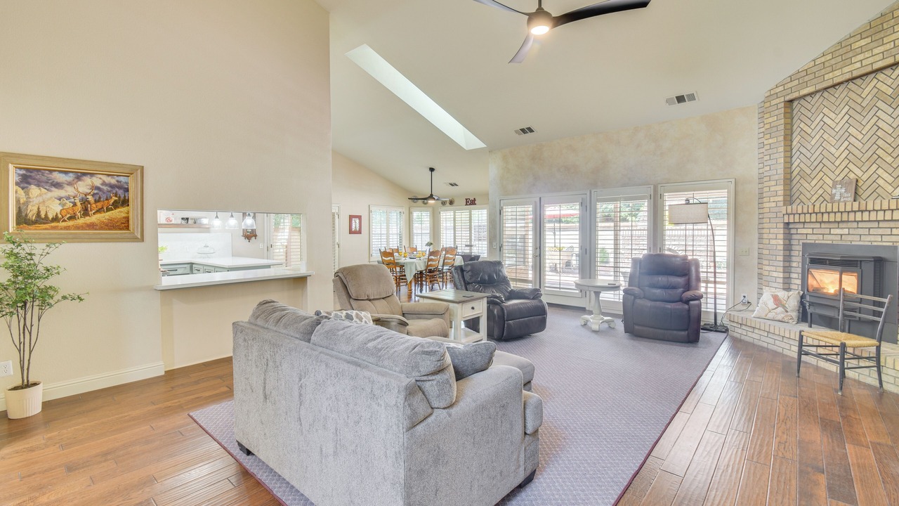 Photo of Livingroom in Merced