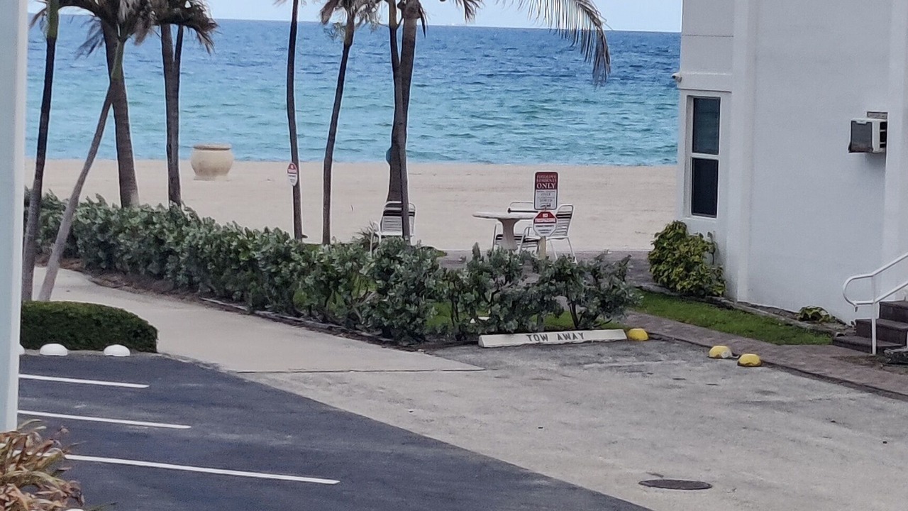 Photo of Outdoor in Hollywood South Central Beach