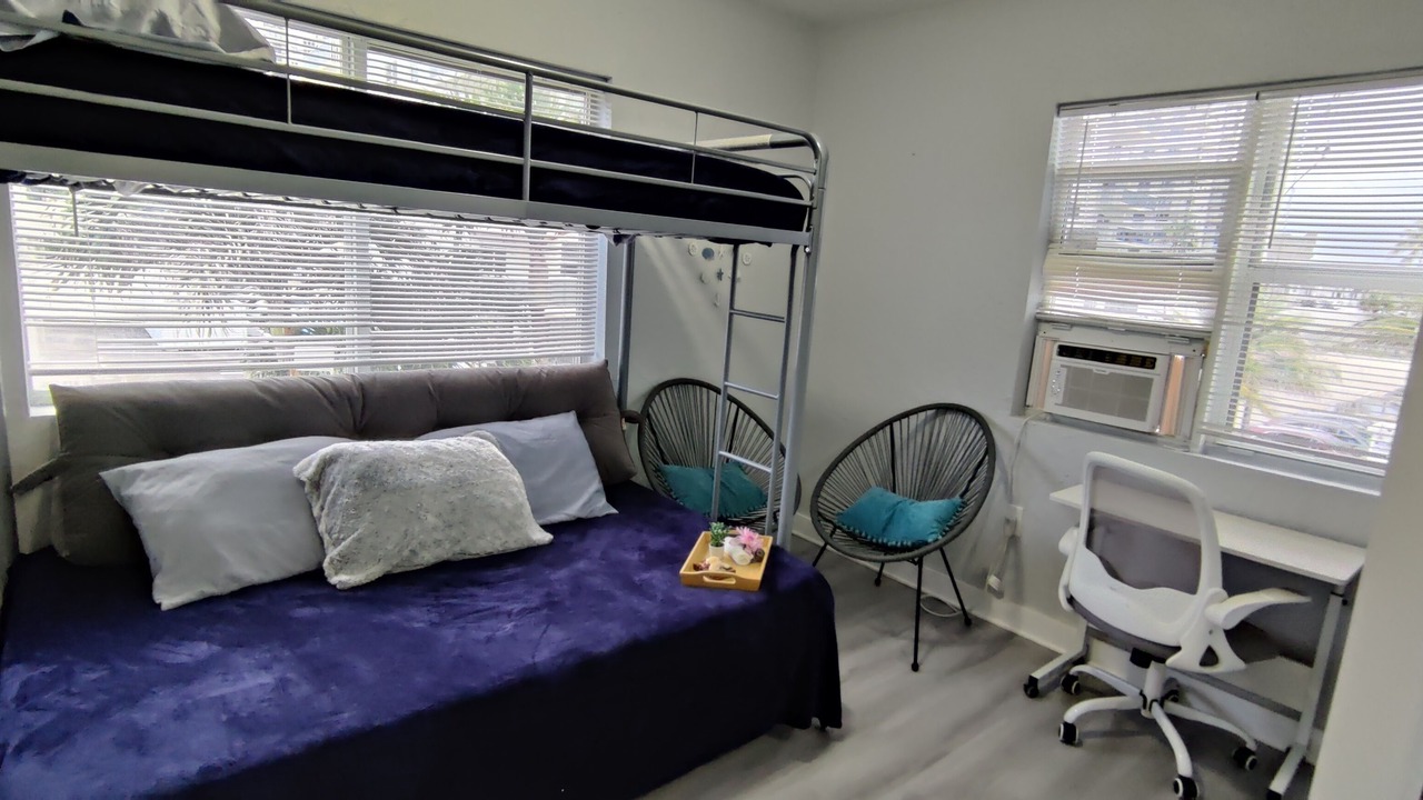 Photo of Bedroom in Hollywood South Central Beach