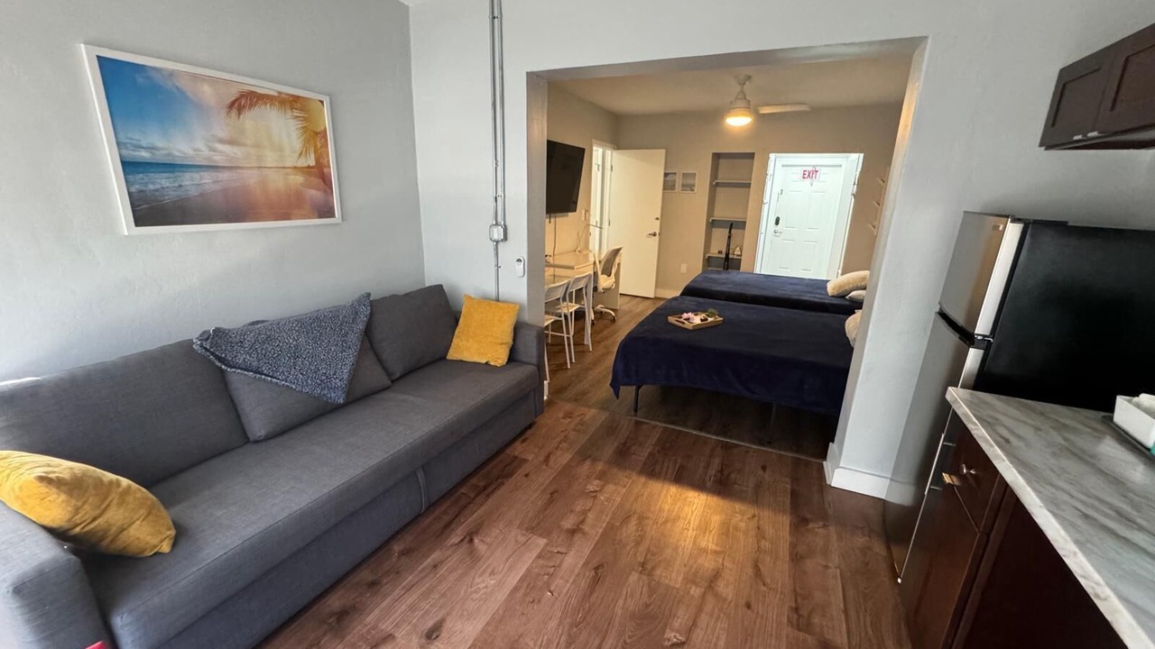 Photo of Livingroom in Hollywood South Central Beach