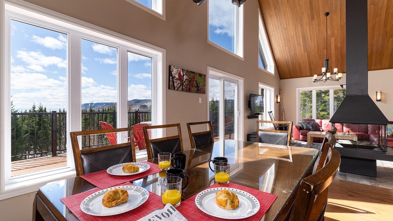 Photo of Livingroom in Petite-Riviere-Saint-Francois
