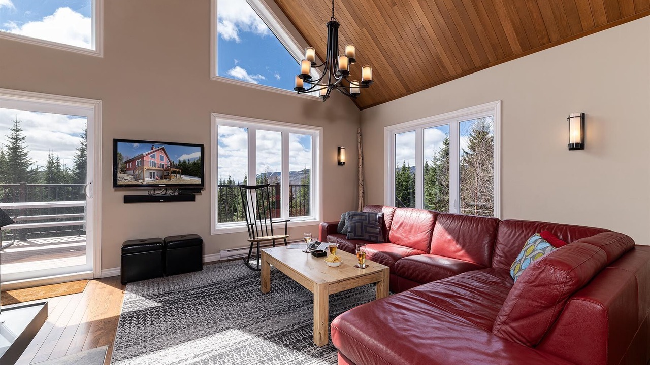 Photo of Livingroom in Petite-Riviere-Saint-Francois