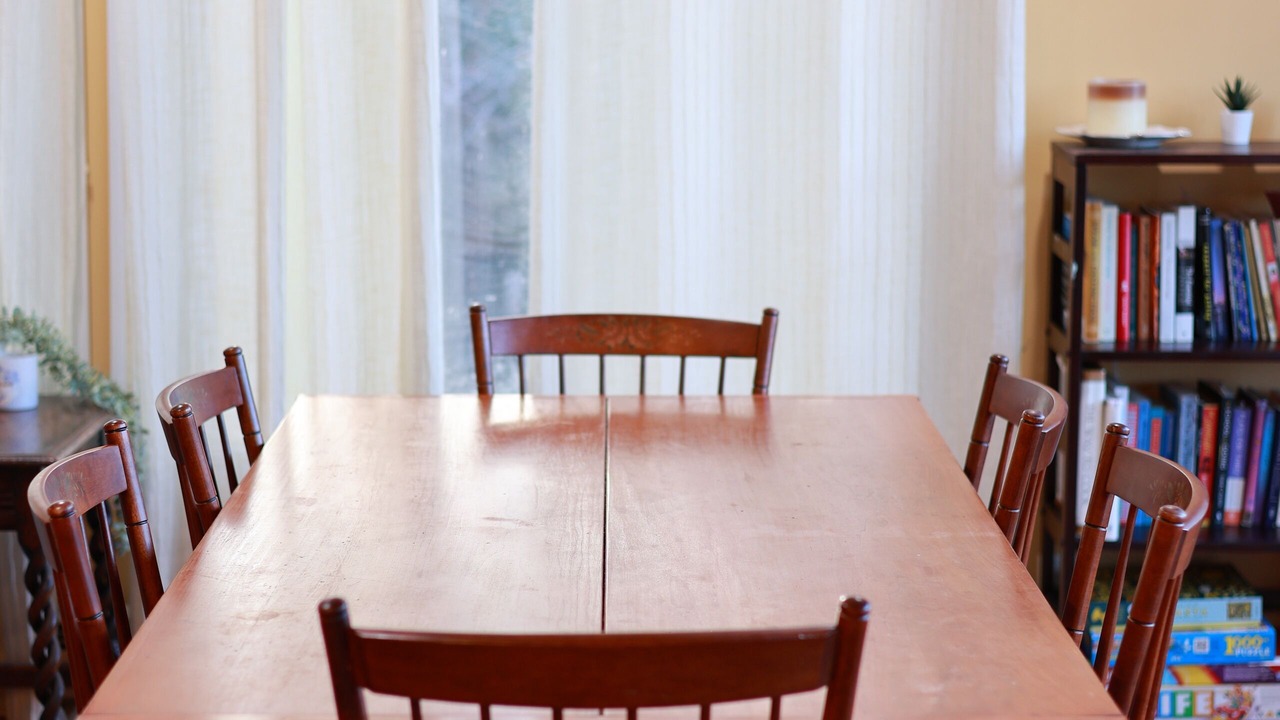 Photo of Others in Holmes