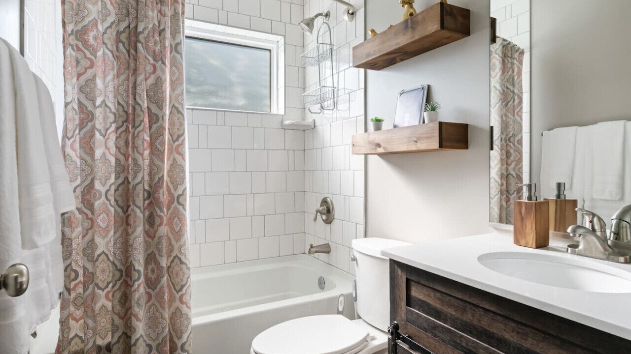 Photo of Bathroom in Oakley