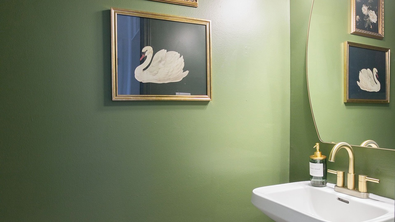 Photo of Bathroom in Alabaster