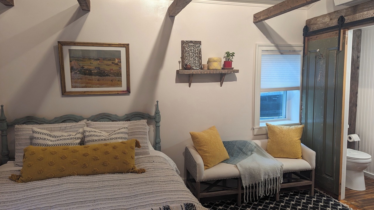 Photo of Bedroom in Lansing
