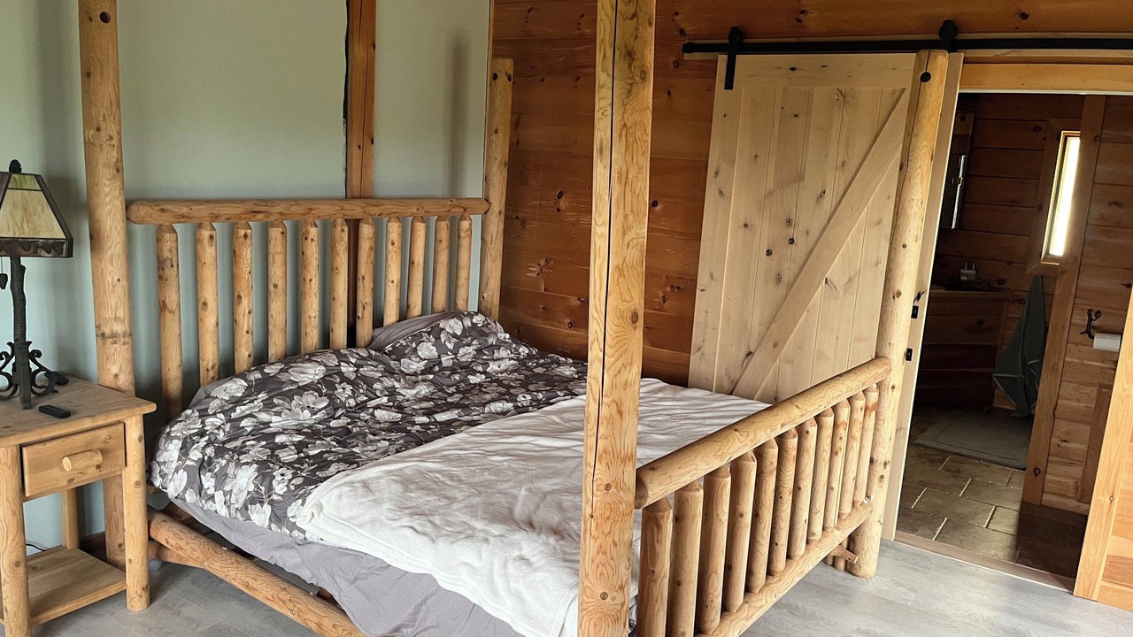 Photo of Bedroom in Conesus