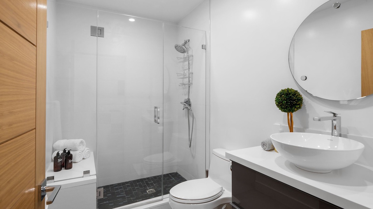 Photo of Bathroom in Tarzana