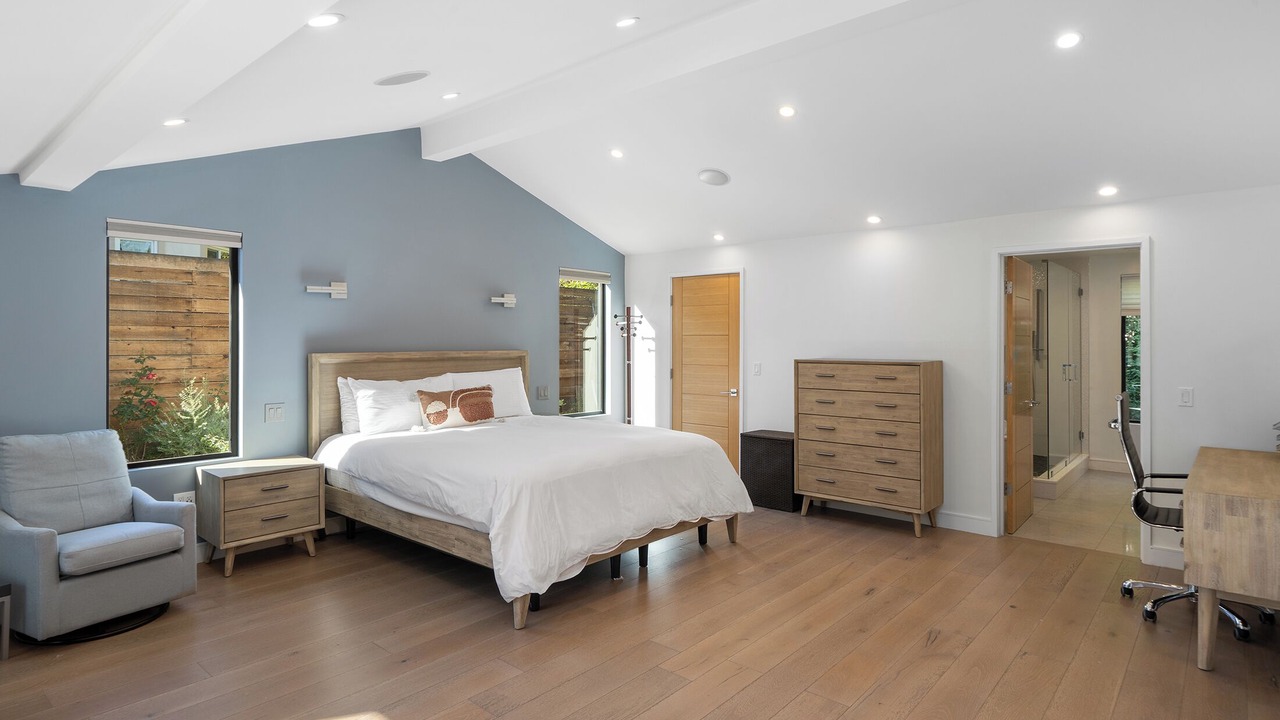 Photo of Bedroom in Tarzana