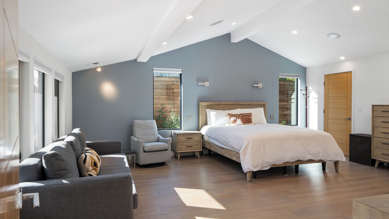 Photo of Bedroom in Tarzana