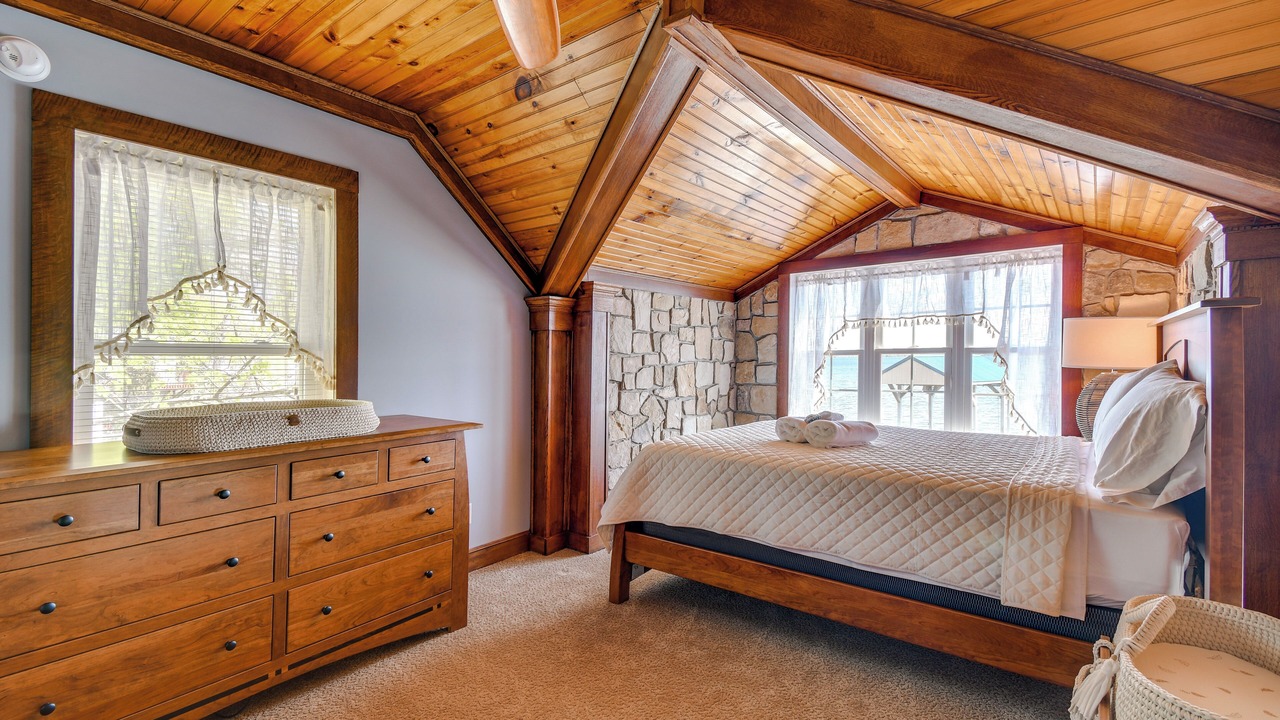 Photo of Bedroom in Poplar Ridge