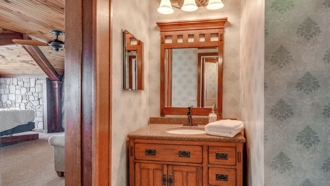 Photo of Bathroom in Poplar Ridge