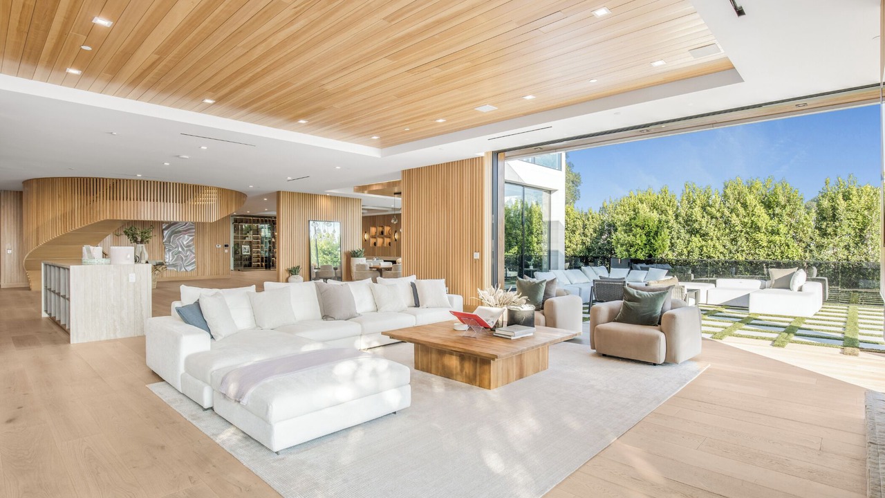 Photo of Others in Bel Air