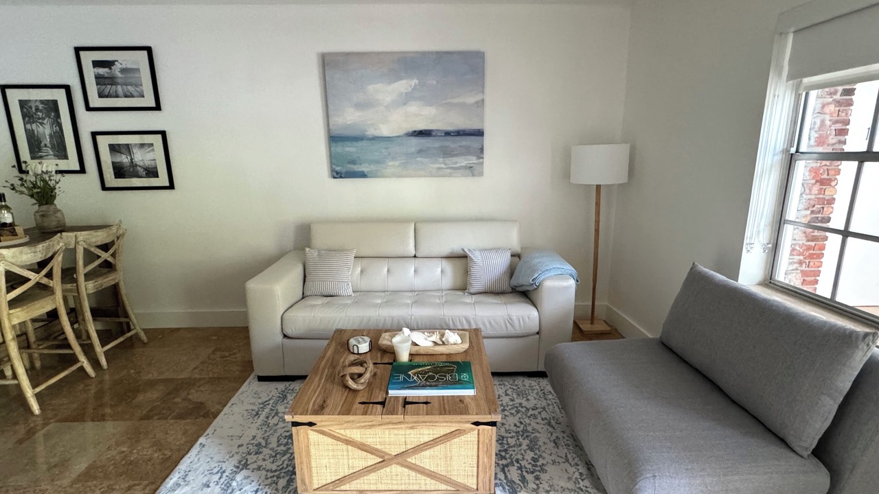 Photo of Livingroom in Key Biscayne