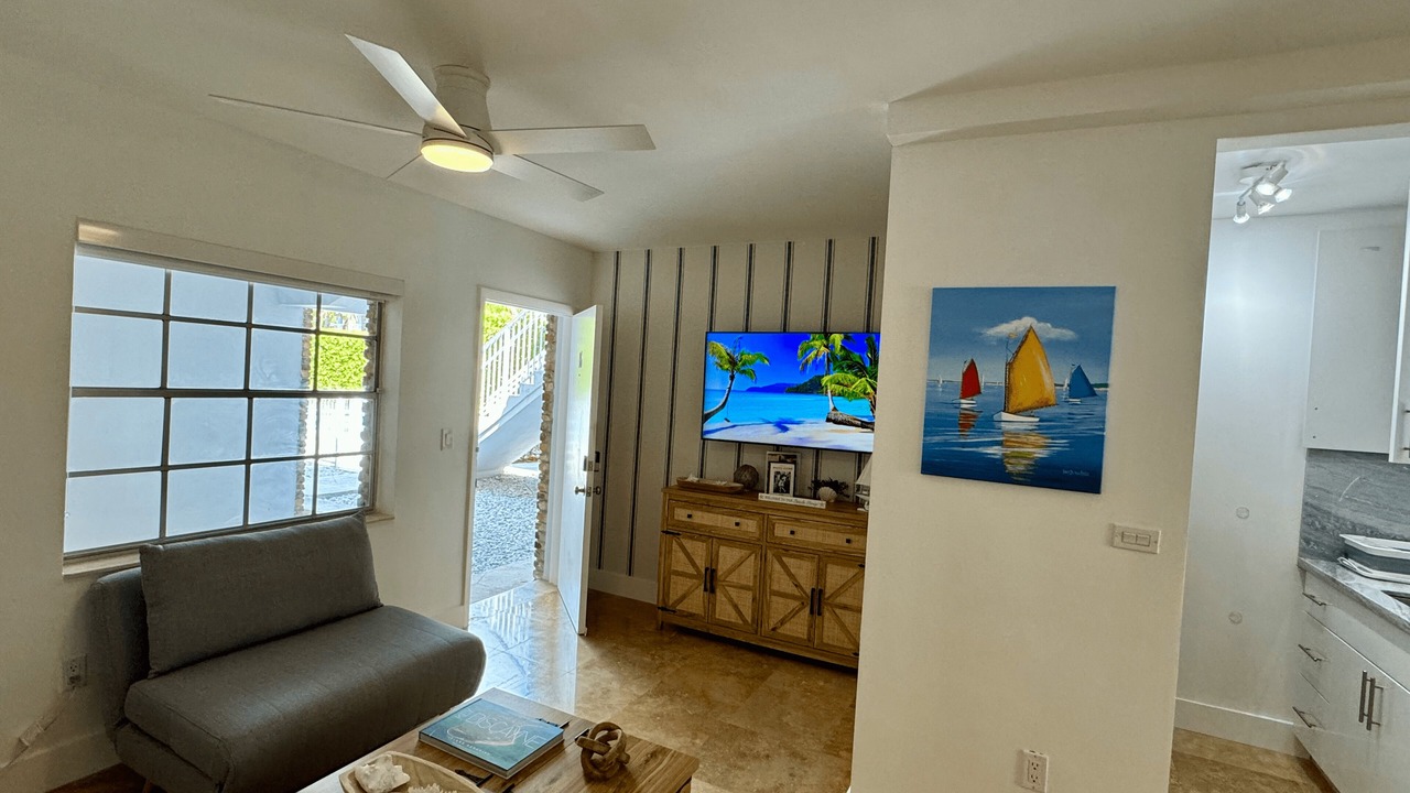 Photo of Livingroom in Key Biscayne