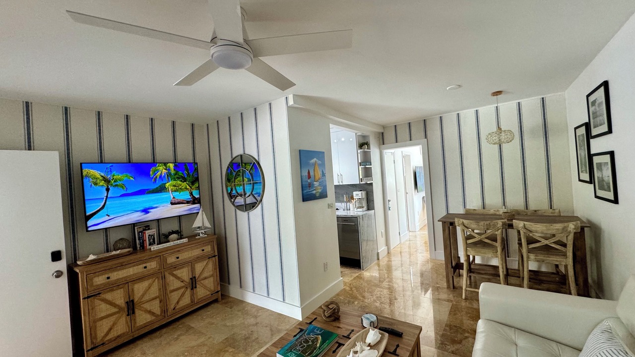 Photo of Livingroom in Key Biscayne