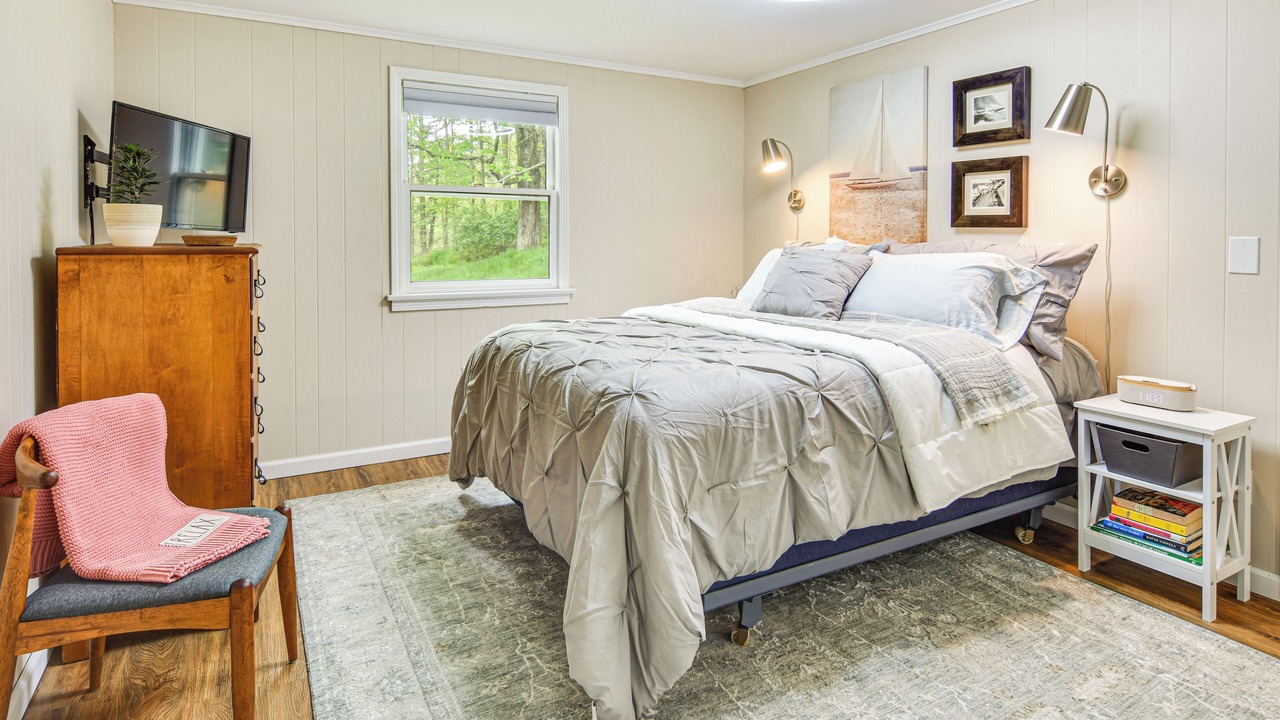 Photo of Bedroom in Great Valley