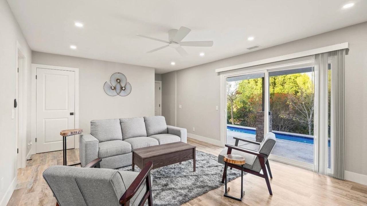 Photo of Livingroom in Central Escondido