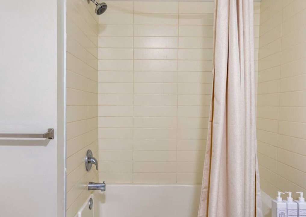 Photo of Bathroom in Downtown Los Angeles
