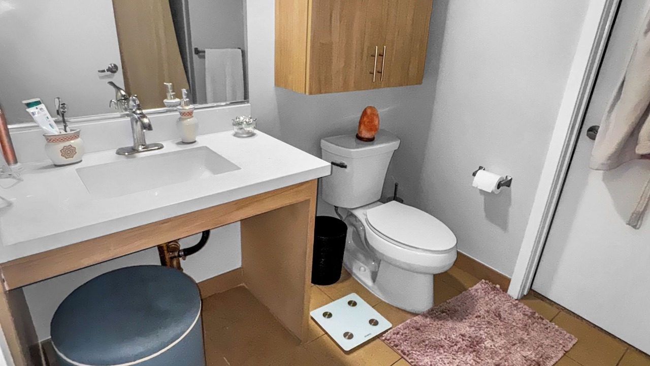 Photo of Bathroom in Downtown Los Angeles