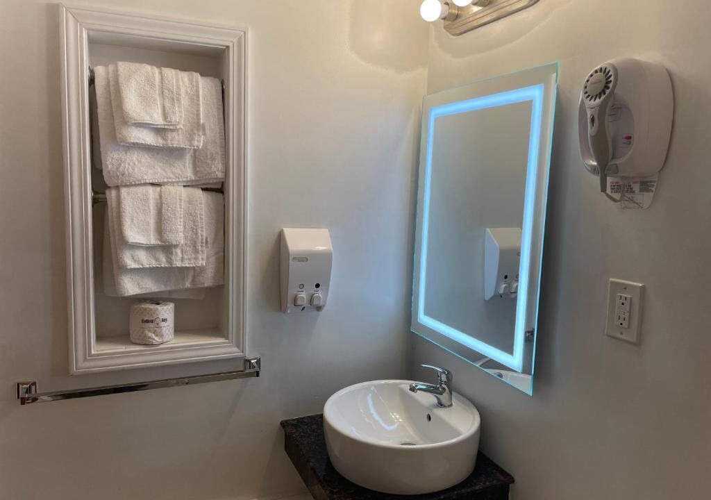 Photo of Bathroom in North Tonawanda
