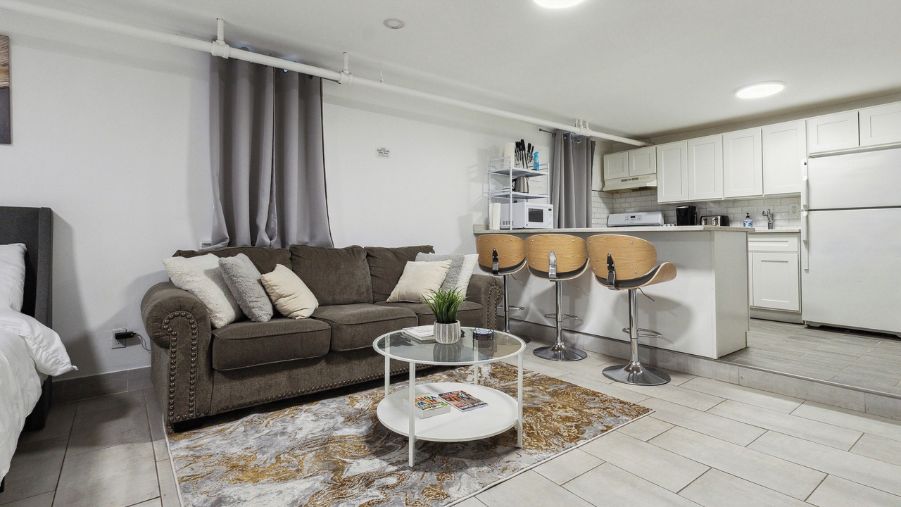Photo of Livingroom in Southeast Yonkers