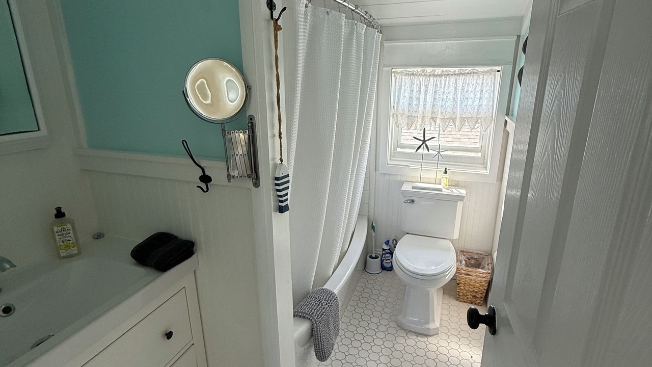 Photo of Bathroom in Spanish Wells