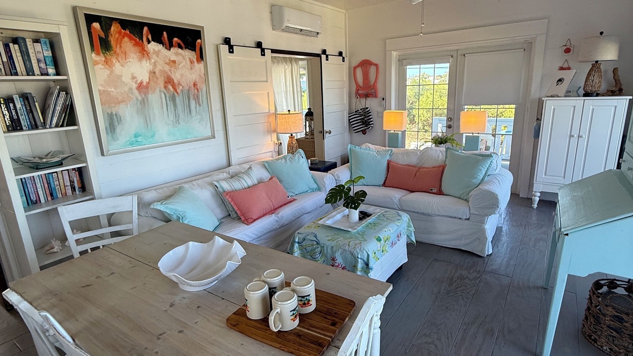 Photo of Livingroom in Spanish Wells