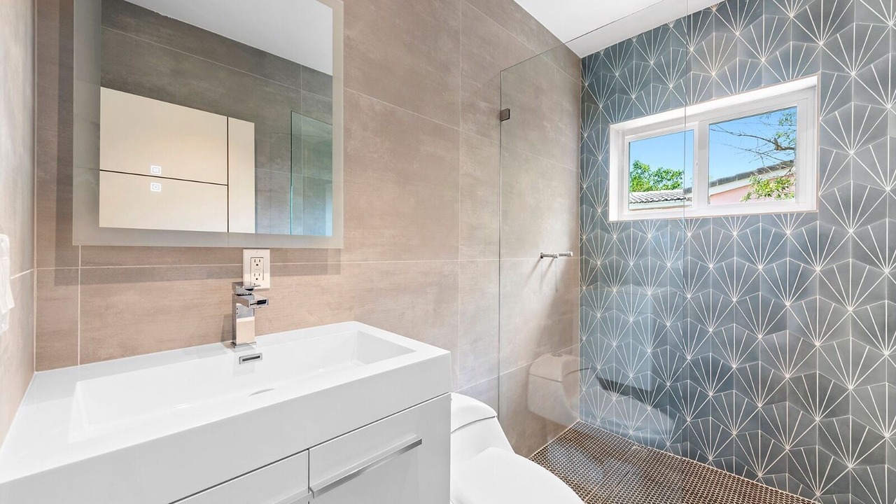 Photo of Bathroom in Biscayne Park