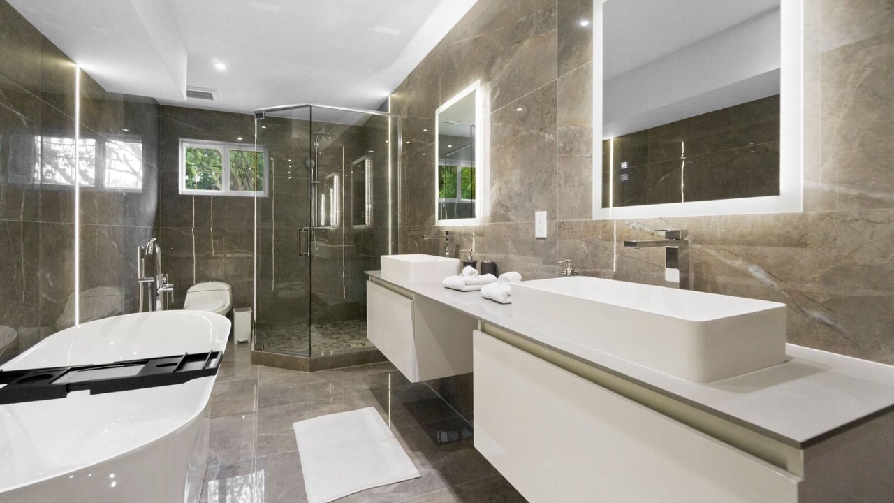 Photo of Bathroom in Biscayne Park