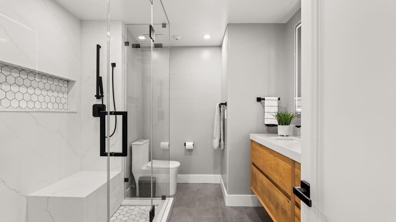 Photo of Bathroom in Orange