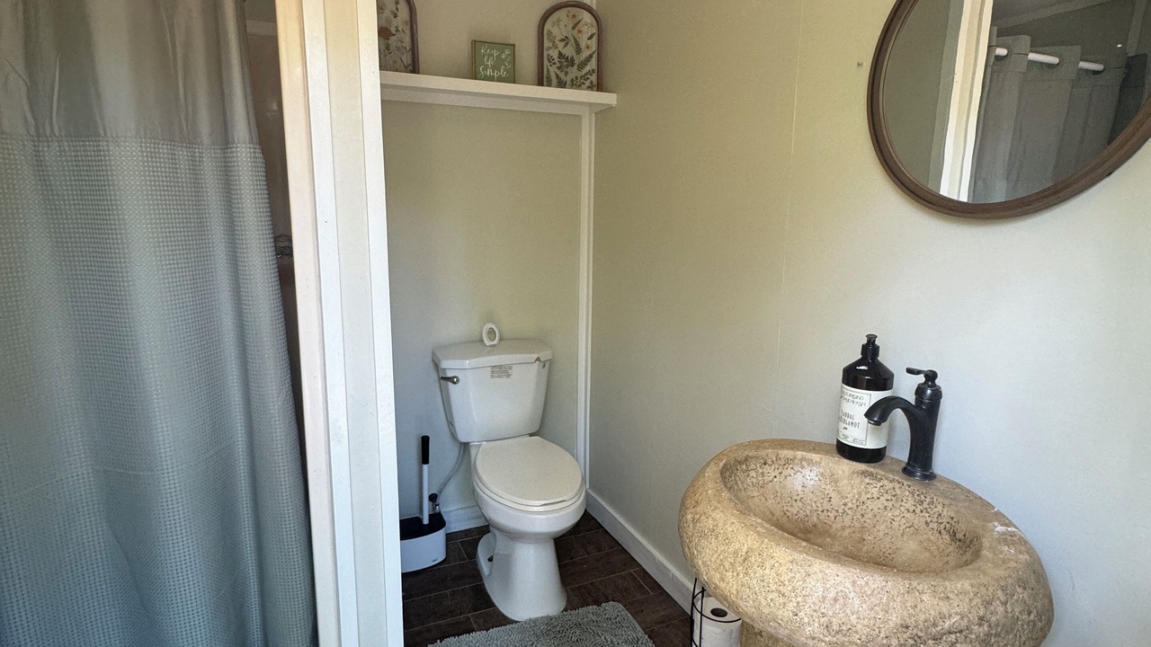 Photo of Bathroom in Stone County