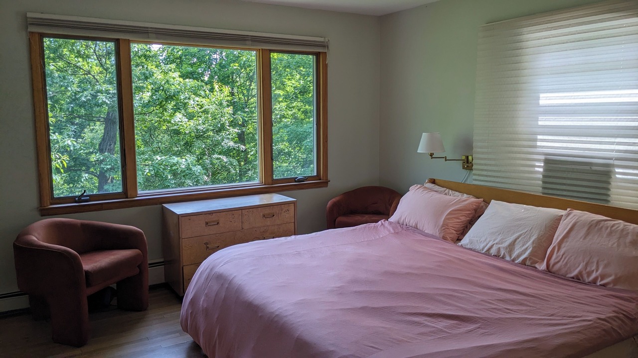 Photo of Bedroom in Hastings-On-Hudson