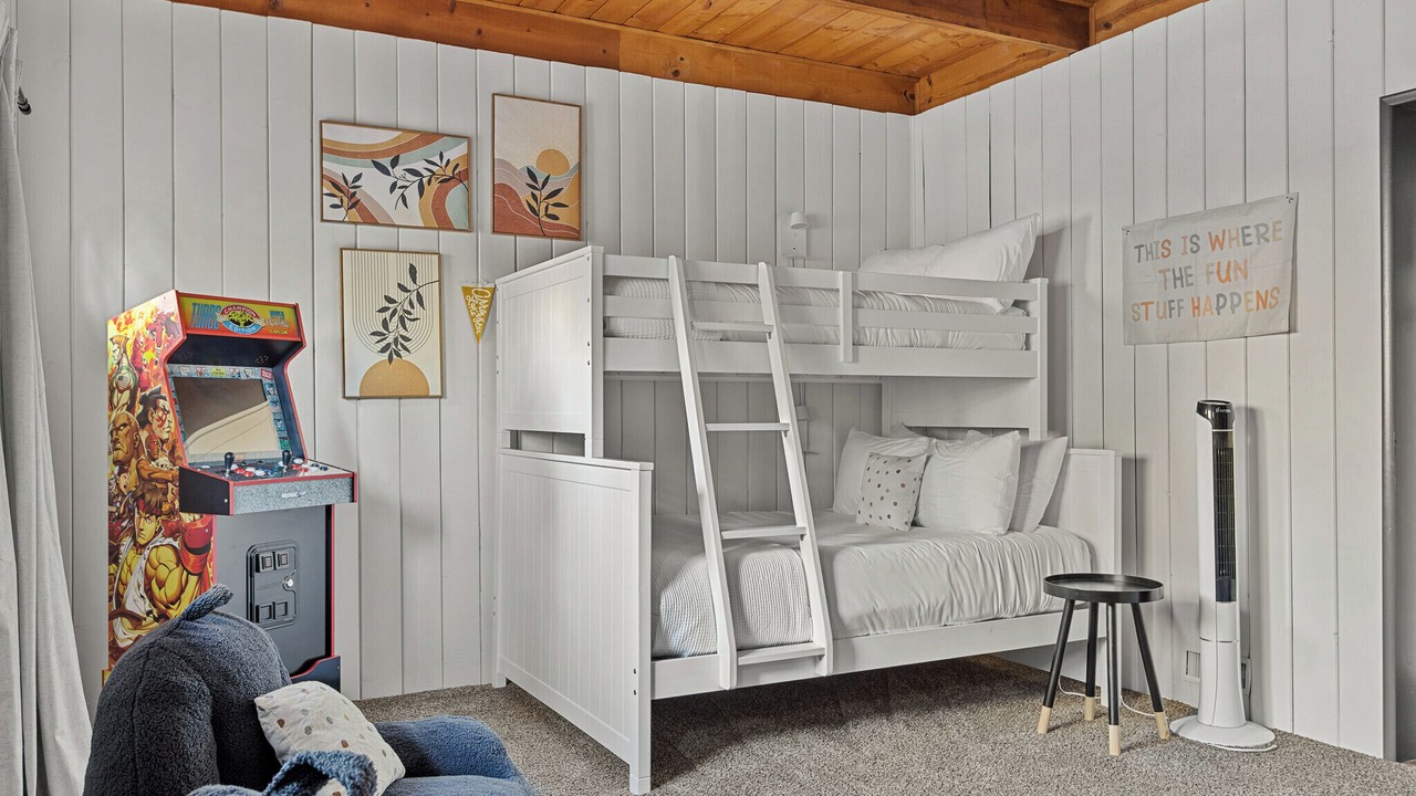 Photo of Bedroom in Arrowbear Lake