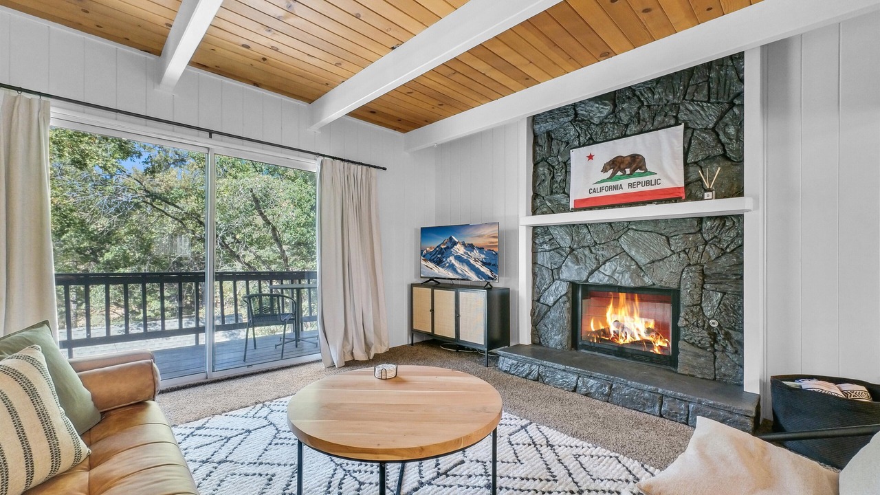 Photo of Livingroom in Arrowbear Lake