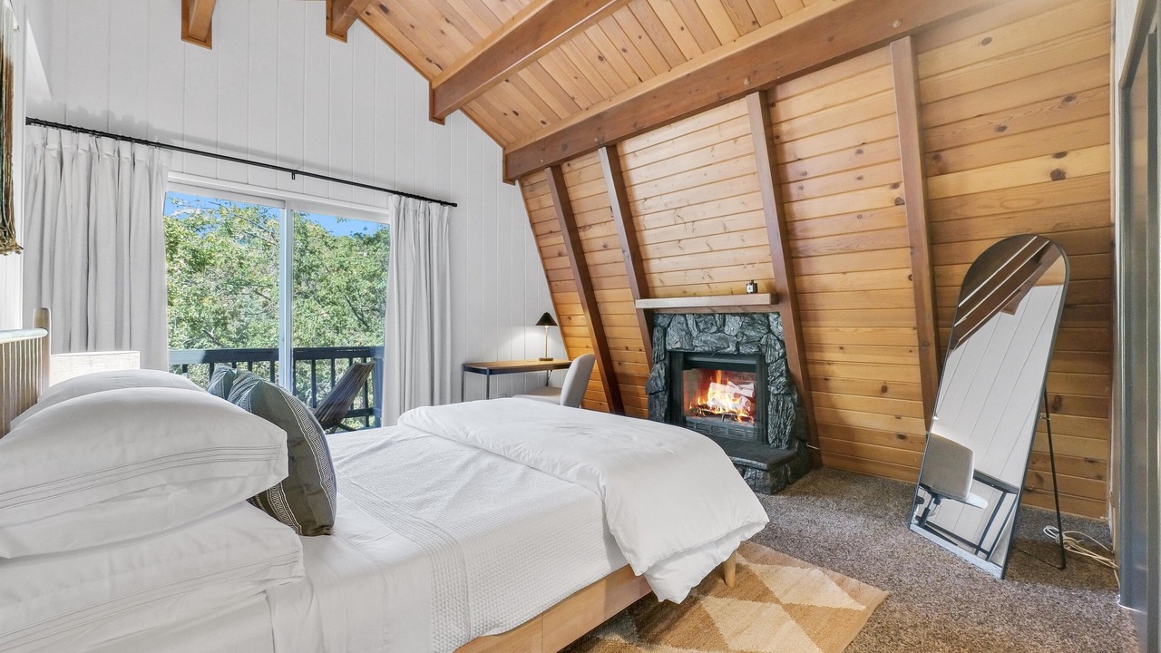 Photo of Bedroom in Arrowbear Lake