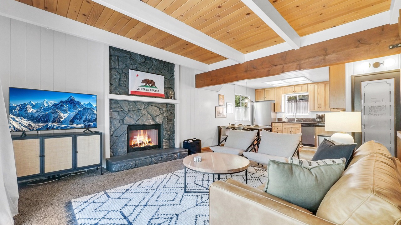 Photo of Livingroom in Arrowbear Lake