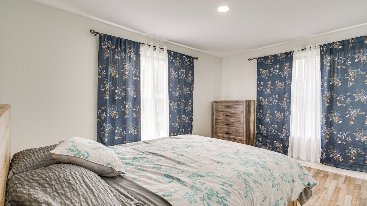 Photo of Bedroom in Oswego