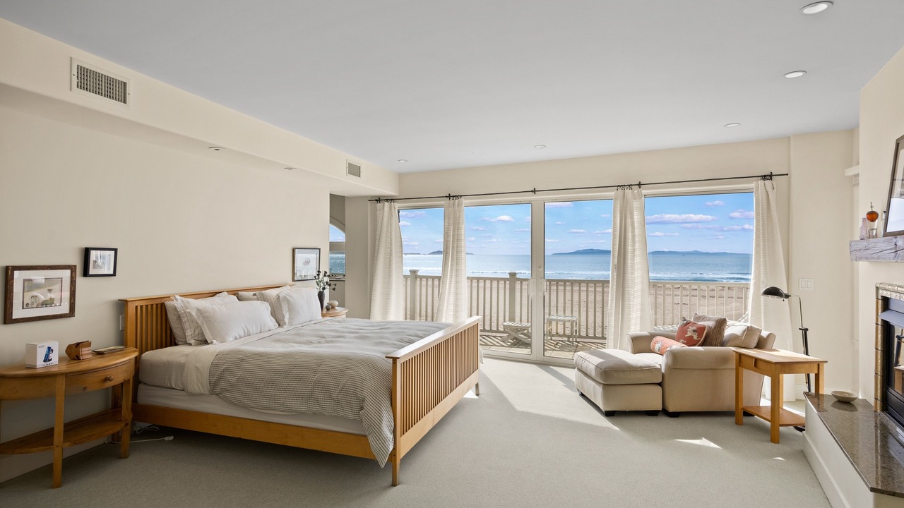 Photo of Bedroom in Hollywood Beach