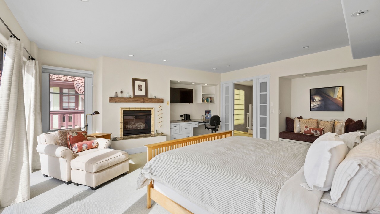 Photo of Bedroom in Hollywood Beach
