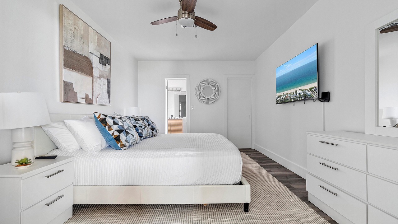 Photo of Bedroom in Lauderdale Beach