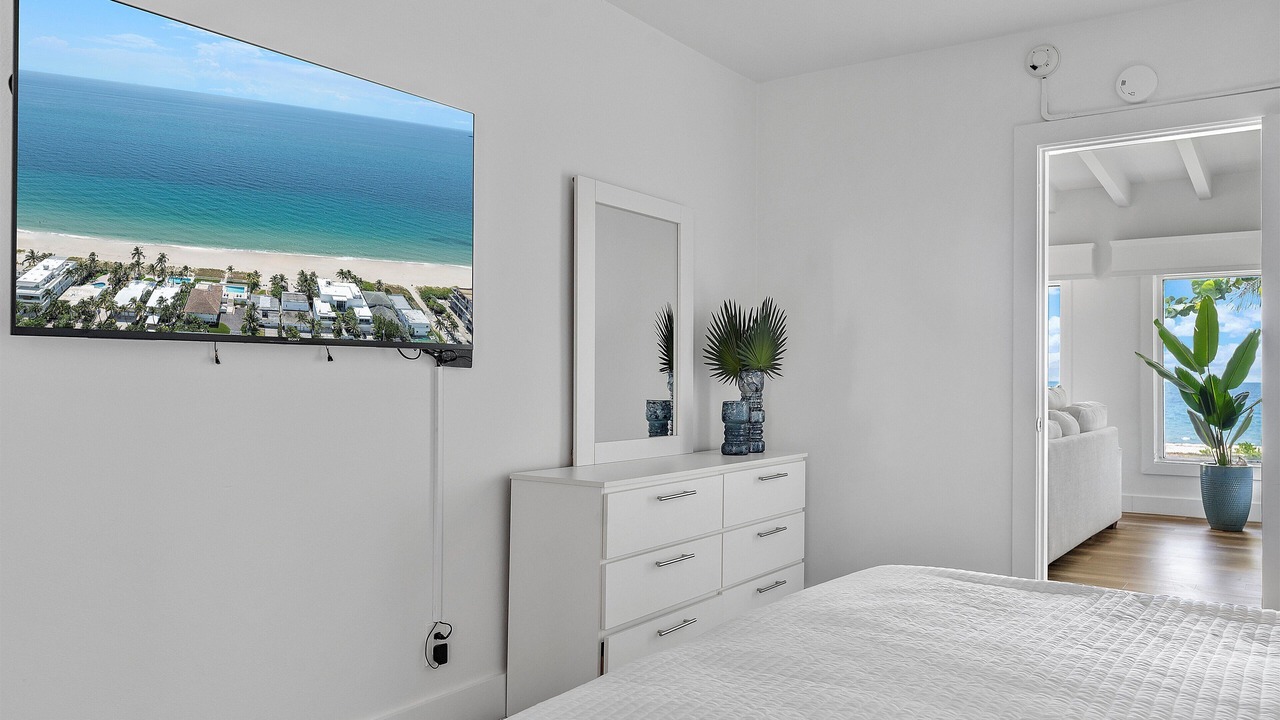 Photo of Bedroom in Lauderdale Beach