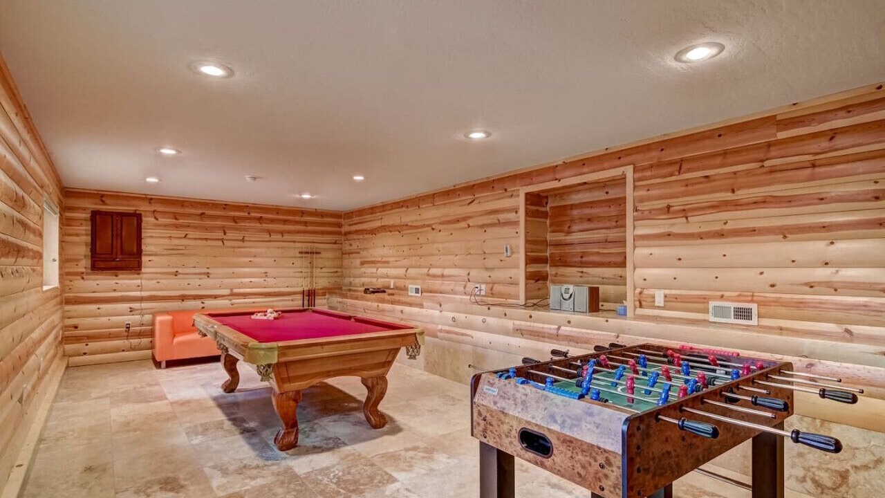 Photo of Bedroom in Country Club Estates
