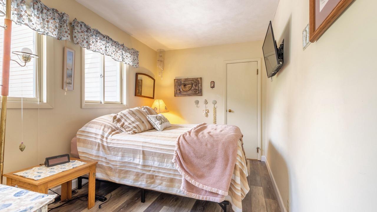 Photo of Bedroom in Holcomb
